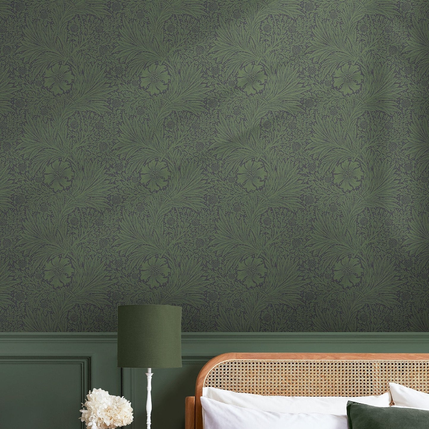 Marigold Fibrous Wallpaper - Green - 124255 - William Morris AH