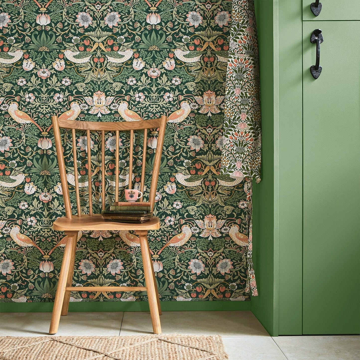 Strawberry Thief Wallpaper - Rich Green - 124234 - William Morris AH