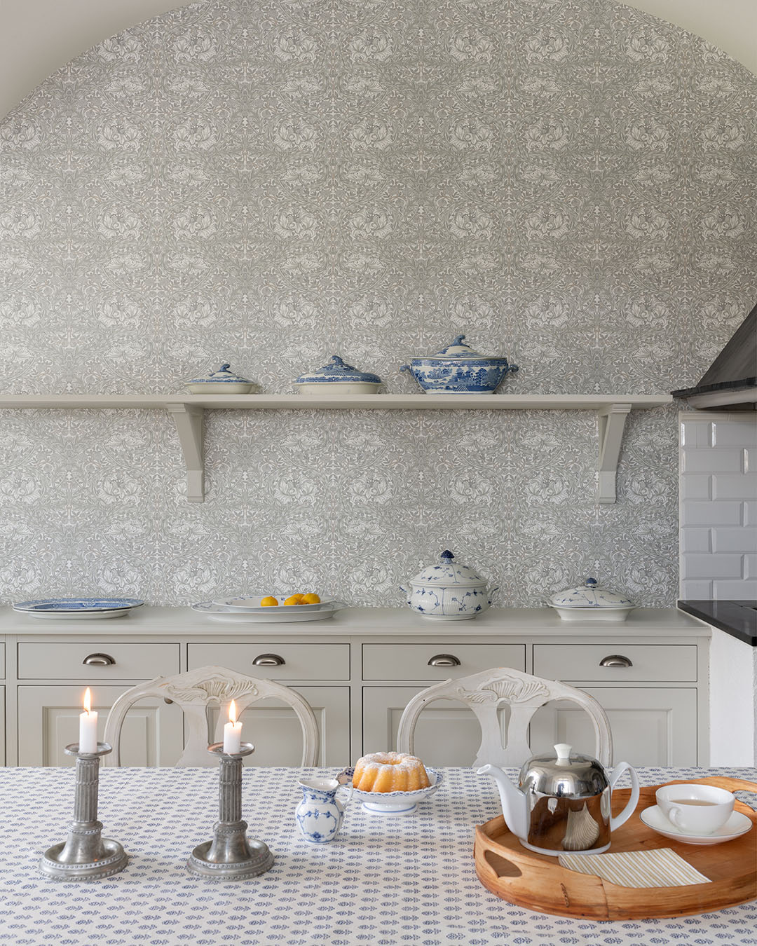 82022 - African Marigold Wallpaper - White - Midbec