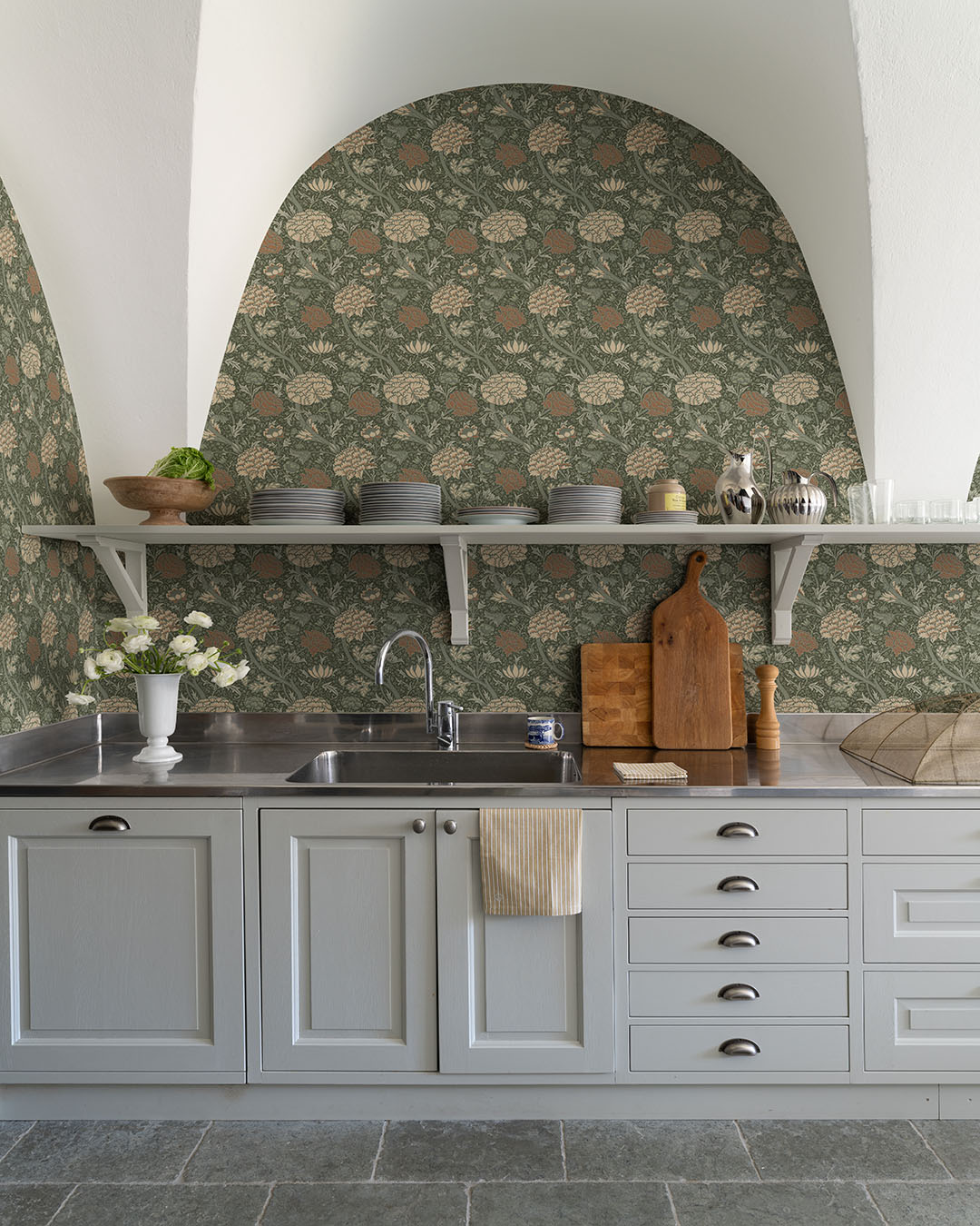 82035 - Cray Wallpaper - Terracotta / Green - Midbec