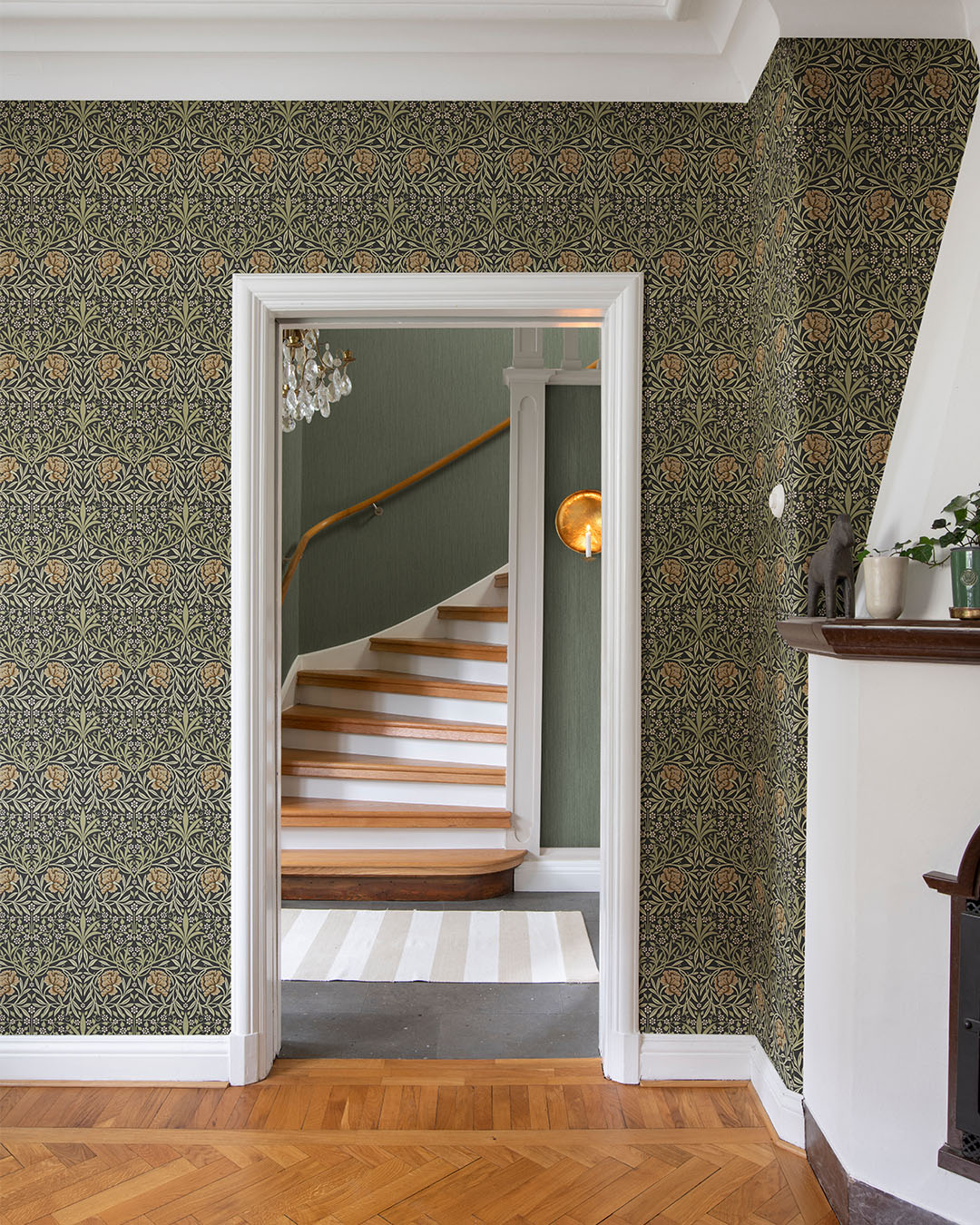 82048 - Oxford Union Wallpaper - Black / Green - Midbec