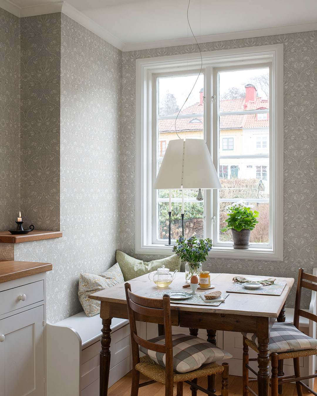 82065 - Spring Thicket Wallpaper - White / Grey - Midbec