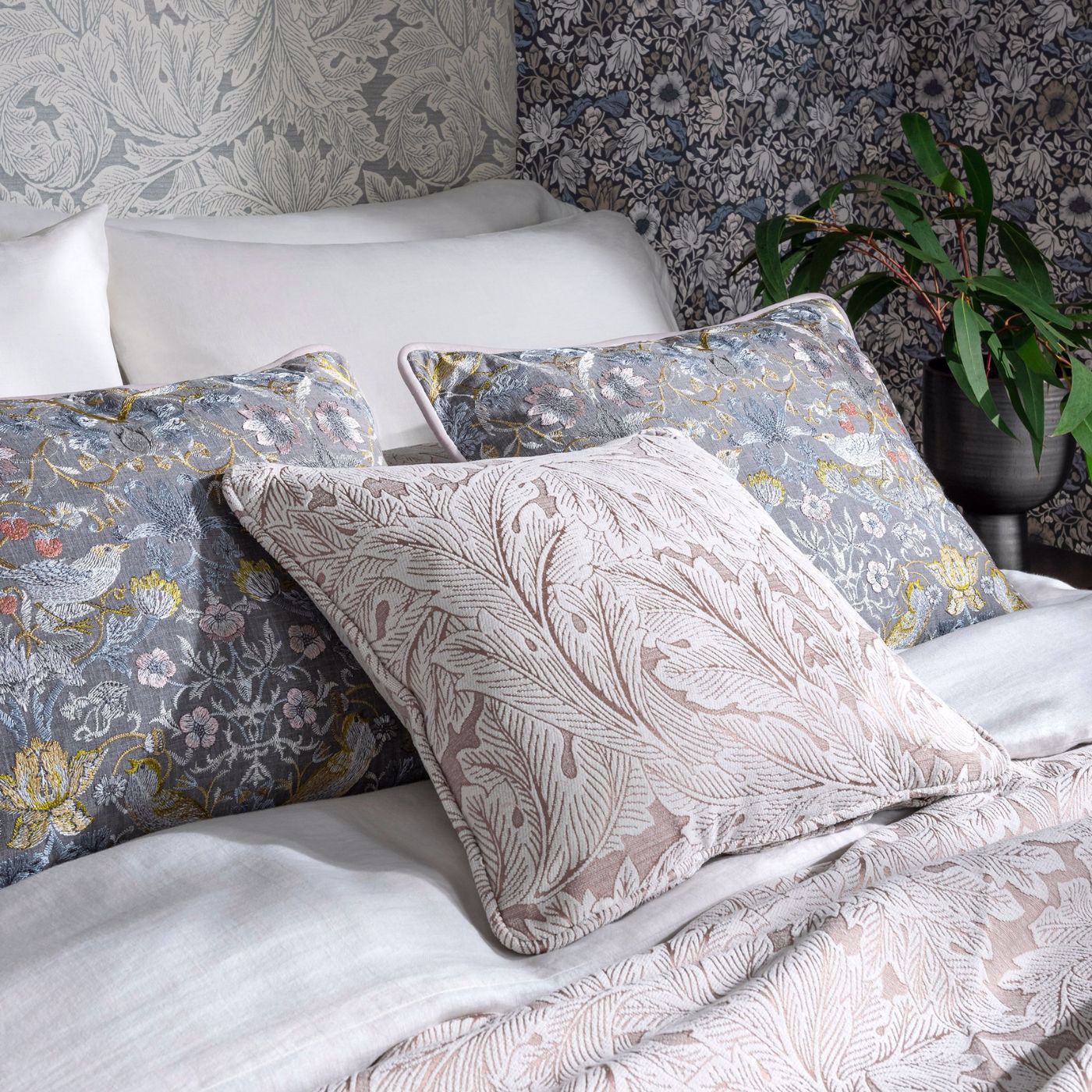 Acanthus Weave Fabric - Blush - F1741/01 - Clarke & Clarke