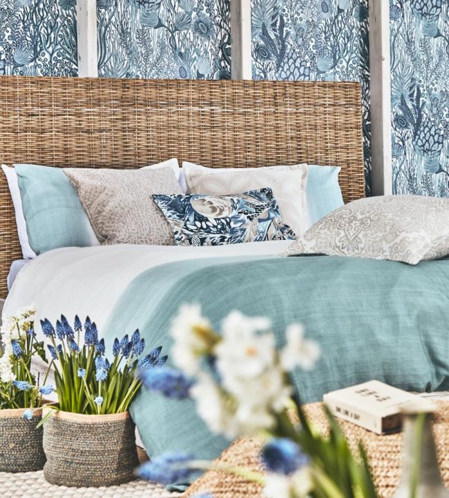 Aurelia Wallpaper - French Grey/Silver - HTEW112611 - Harlequin