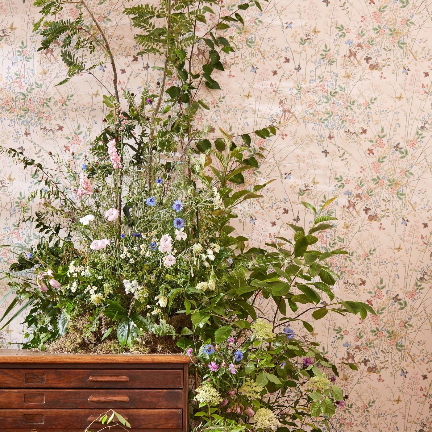 Bambi Wallpaper - Neapolitan - DDIW217279 - Sanderson