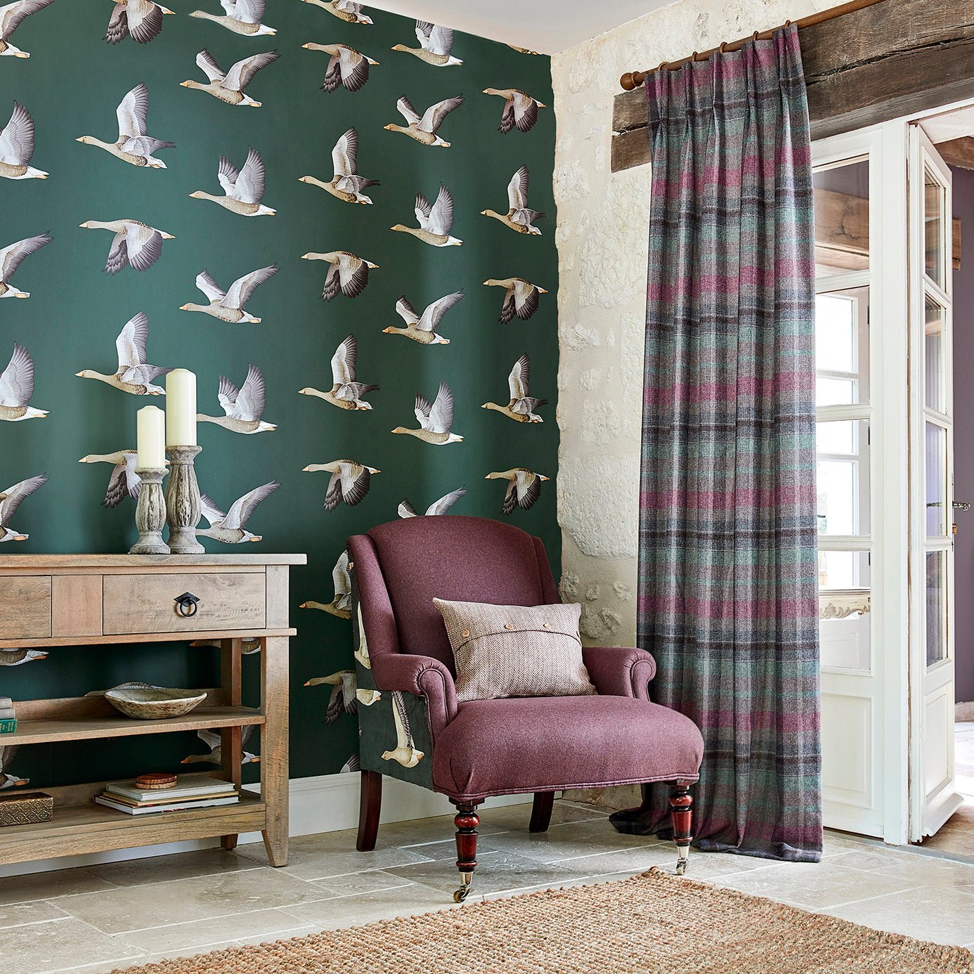 Elysian Geese Wallpaper - Amsterdam Green - DYSI216608 - Sanderson