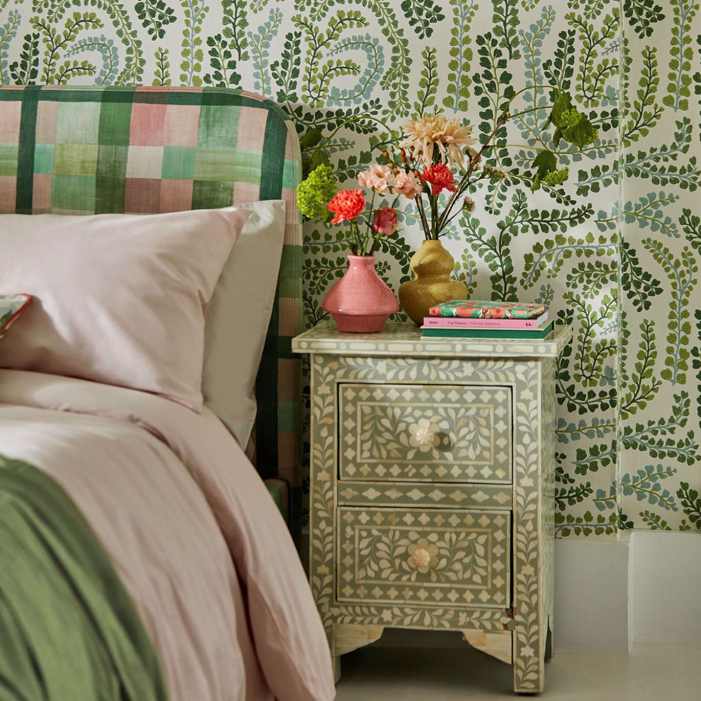 Fayola Wallpaper - Clover/Chalk - HC4W113021 - Harlequin
