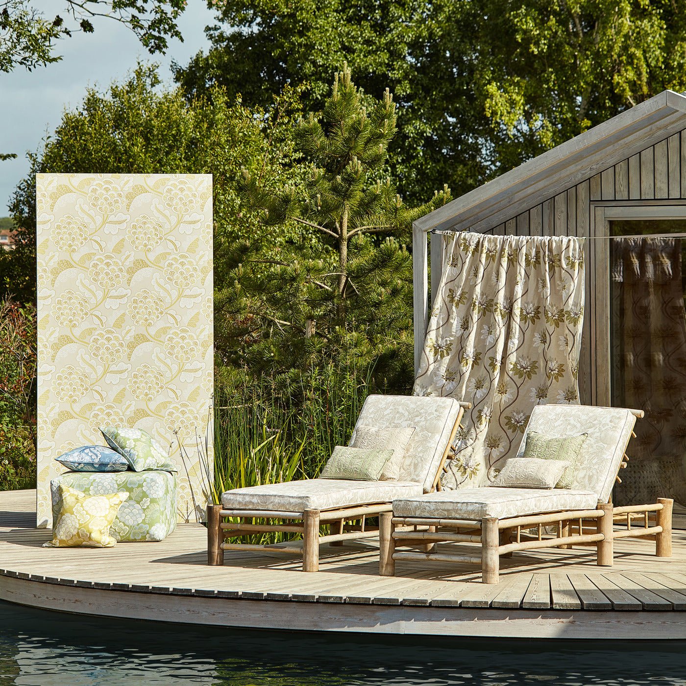 Flourish Wallpaper - First Light/Nectar - HQN3112935 - Harlequin