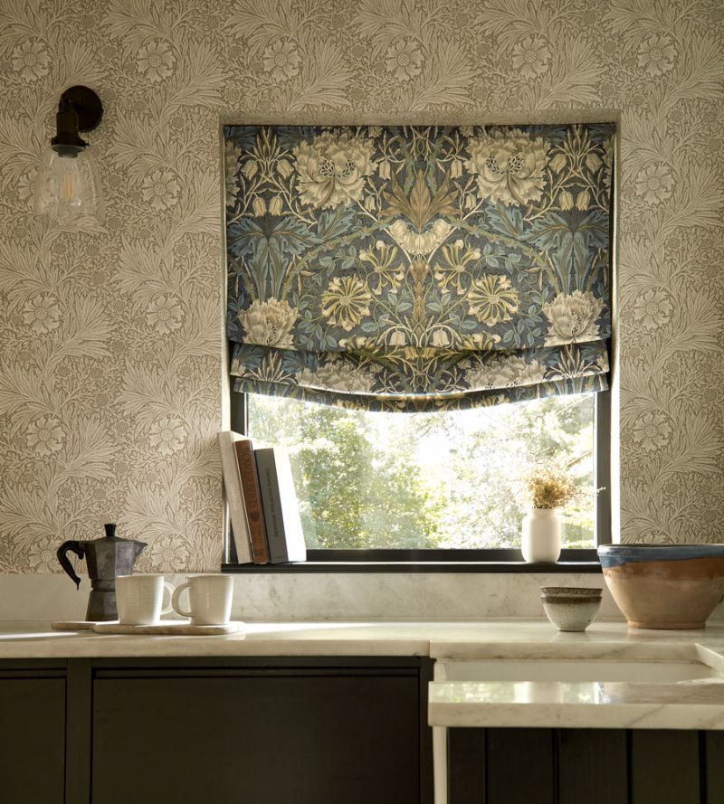 Honeysuckle & Tulip Fabric - Wine/Bayleaf - DMORHO204 - Morris & Co