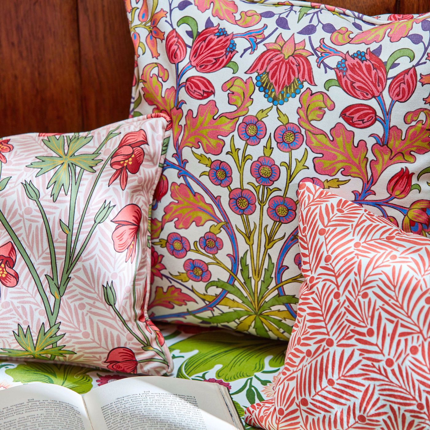 Hyacinth Fabric - Cosmo Pink - 520005 - Morris & Co