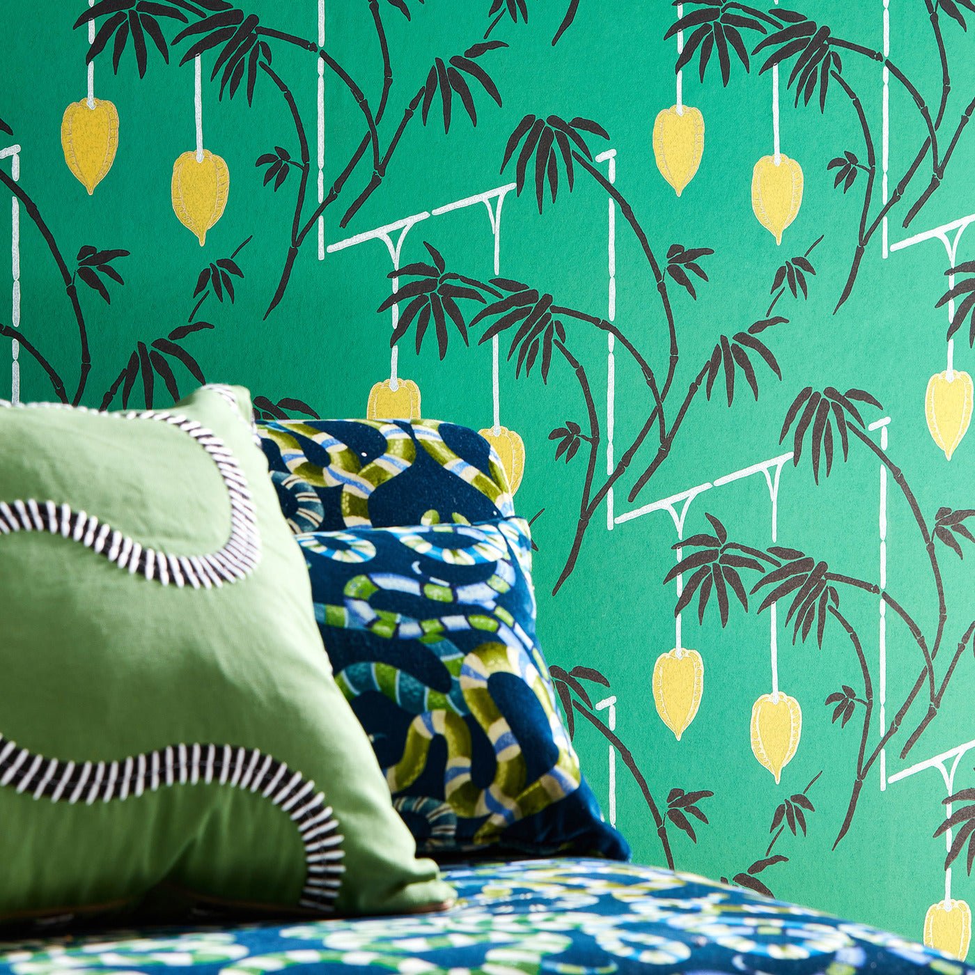 Kimiko Wallpaper - Bottle Green/Chartreuse - HQN3112938 - Harlequin