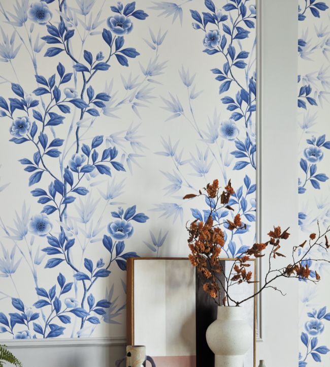 Lady Alford Wallpaper - Porcelain / China Blue - HDHW112898 - Harlequin