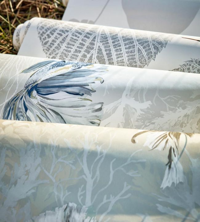 Leaf Wallpaper - Sky/Gilver - HTEW112610 - Harlequin