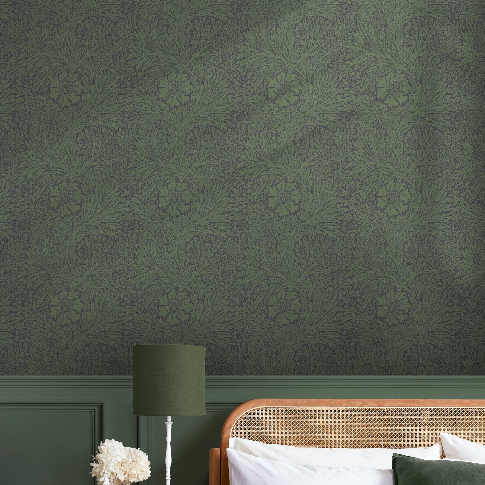 Marigold Fibrous Wallpaper - Green - 124255 - William Morris AH