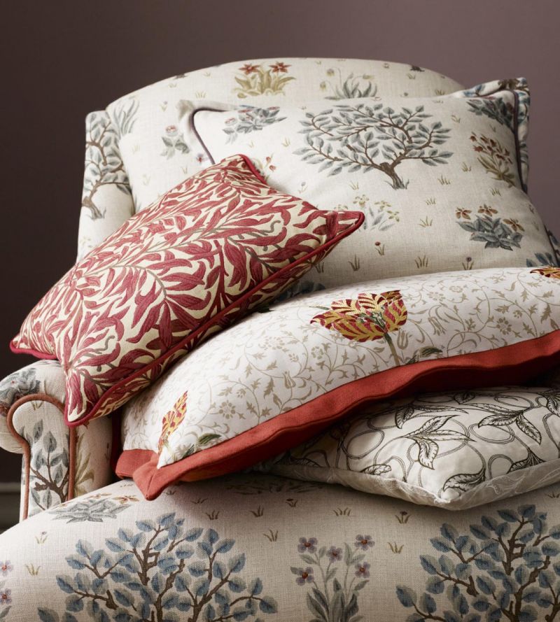 Orchard Fabric - Bayleaf/Rose - DMCR226452 - Morris & Co