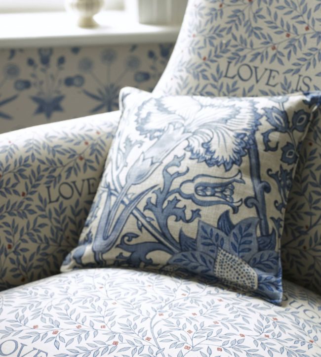 Pink & Rose Fabric - Vellum/Indigo - 222531 - Morris & Co