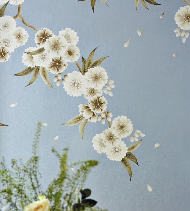 Rosa Wallpaper - Feather Grey/ Paper Lantern/Oyster - HDHW112888 - Harlequin