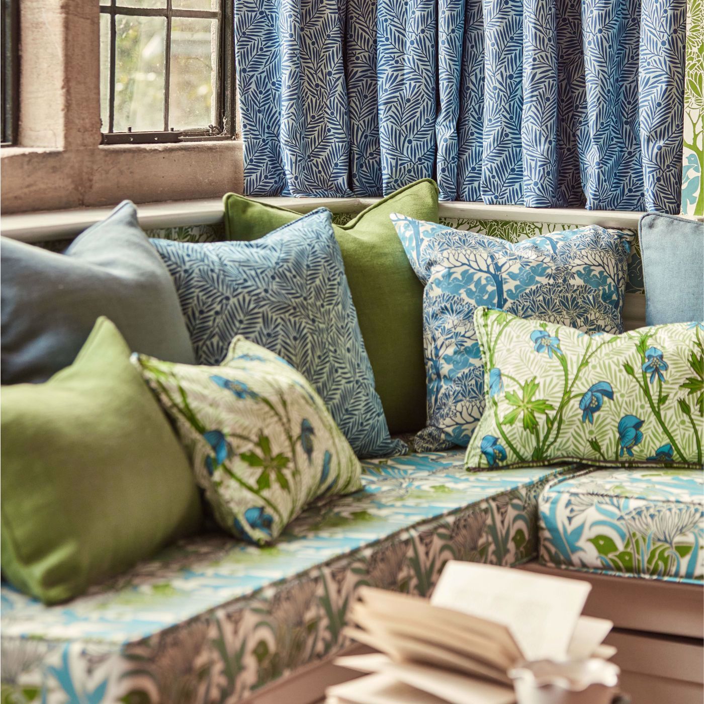 The Savaric Fabric - Cirrus - 227217 - Morris & Co