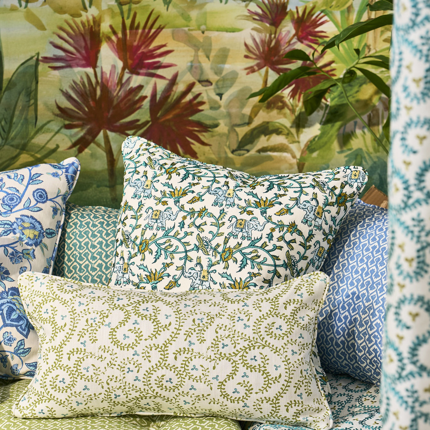 Kerala Mural Wallpaper