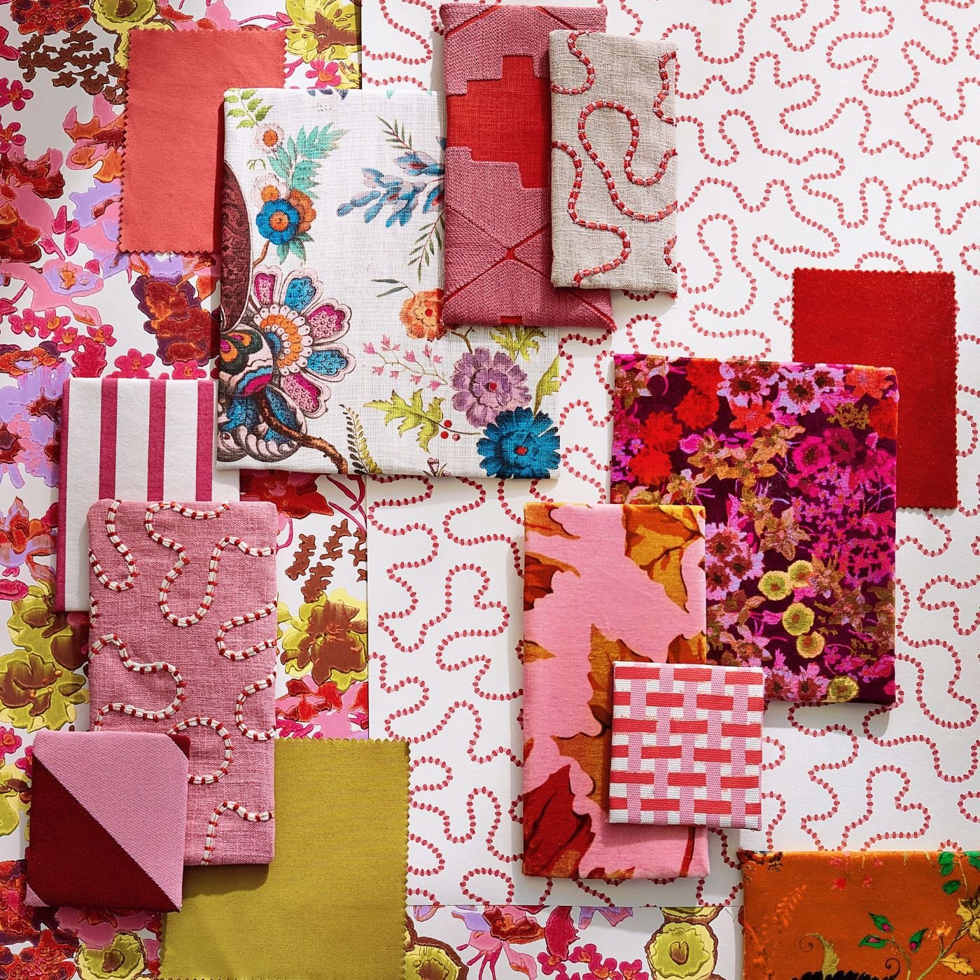 Wiggle Wallpaper - Carnelian/Rose Quartz - HSRW113062 - Harlequin