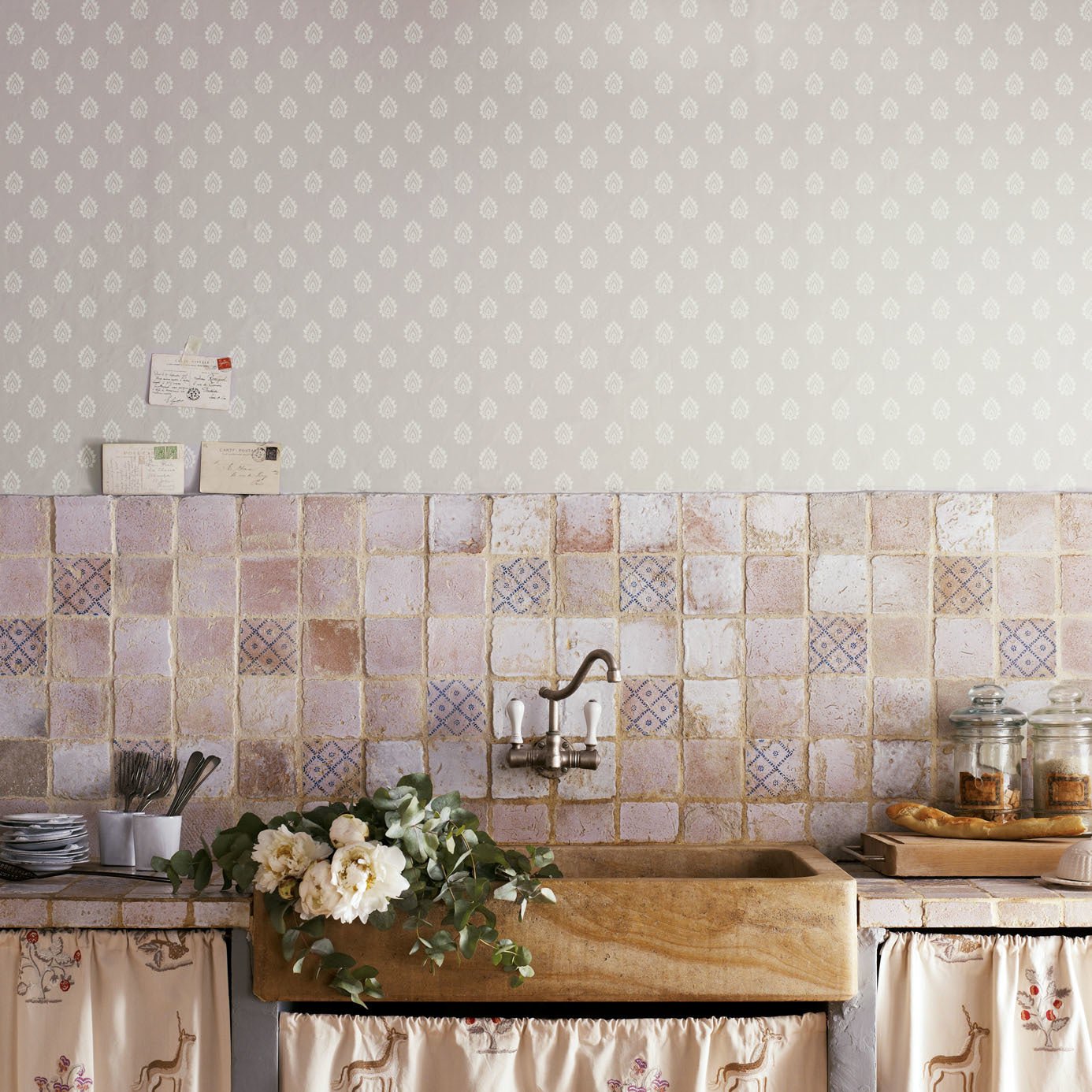Florrie Wallpaper - Wedgwood - Sanderson - DFAB214058