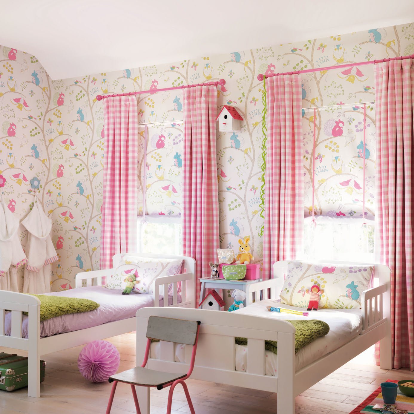 Going Batty Wallpaper - Pink/Blue - Sanderson - DLIT214017