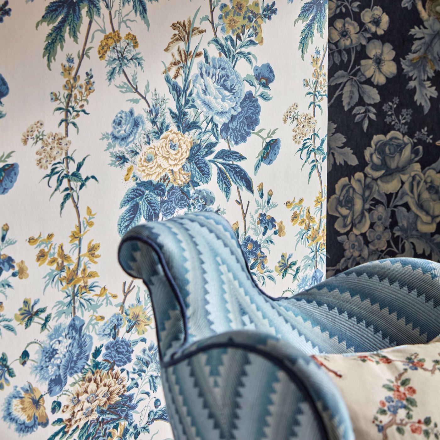 Lakeland Paradis Wallpaper - Poppinjay/Lion - DGDW217304 - Sanderson
